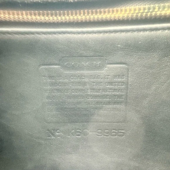 Vintage Coach legacy Small Flap - Picture 15 of 17